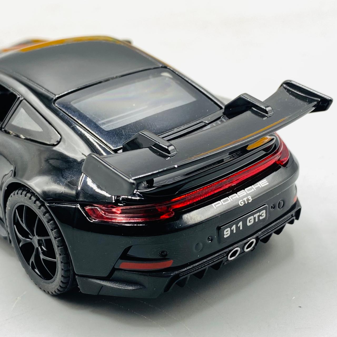 1:32 Scale Porsche 911 Die-Cast Car