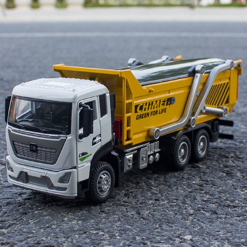 1:32 Engineering Transporter Diecast Muck Truck
