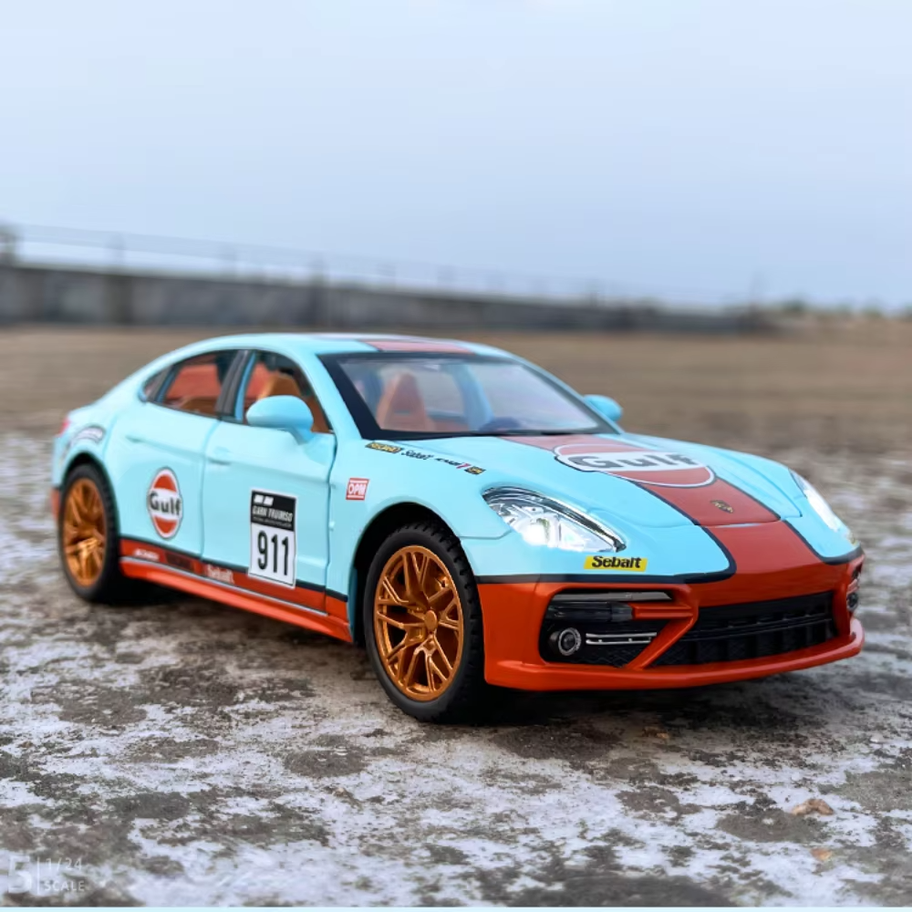 1-24 Diecast Porsche Panamera Sports Model Car
