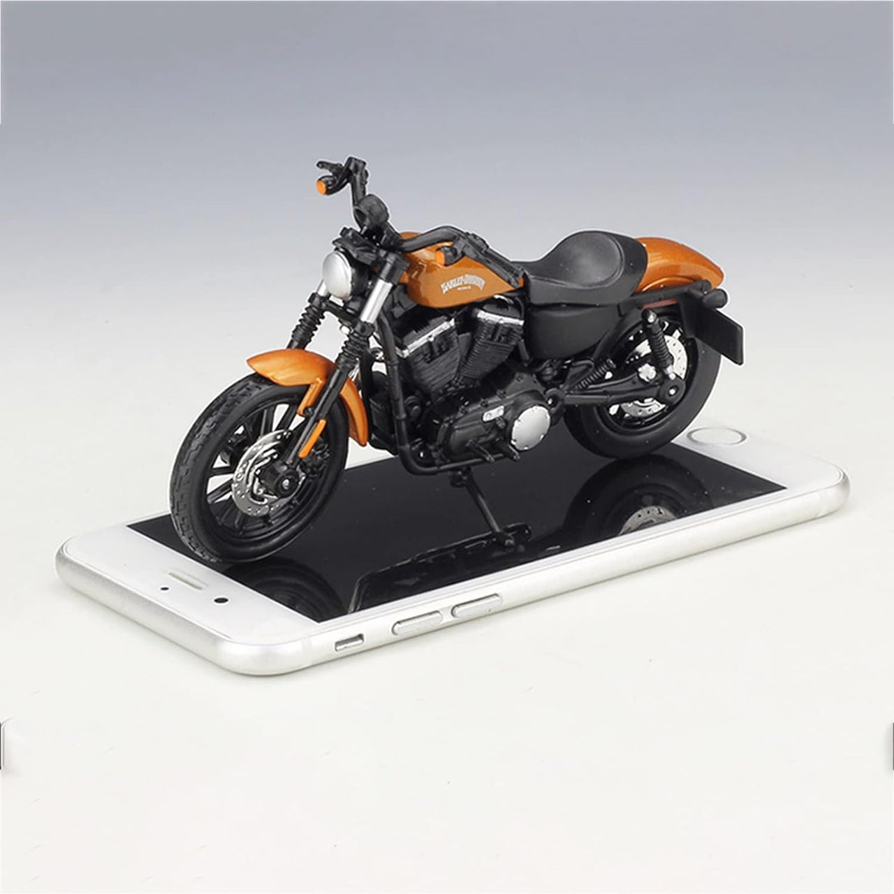 1:12 Scale 2015 Harley-Davidson Diecast Motorcycle