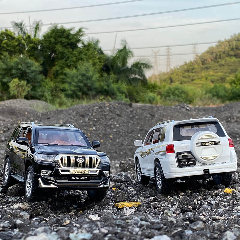 1:24 Diecast Toyota Land Cruiser Prado With Smoke