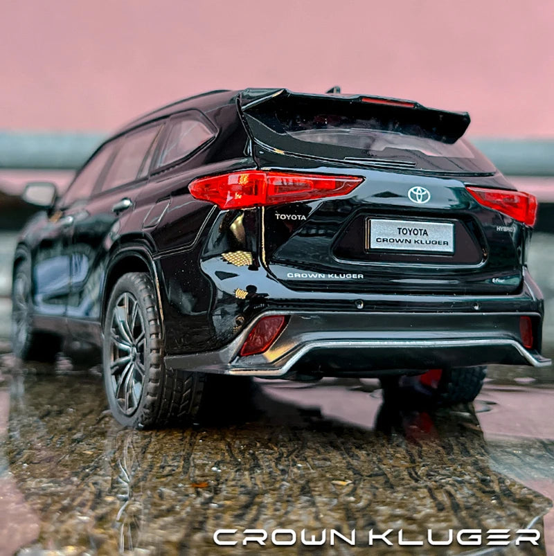 1:24 Diecast Toyota Crown Kluger