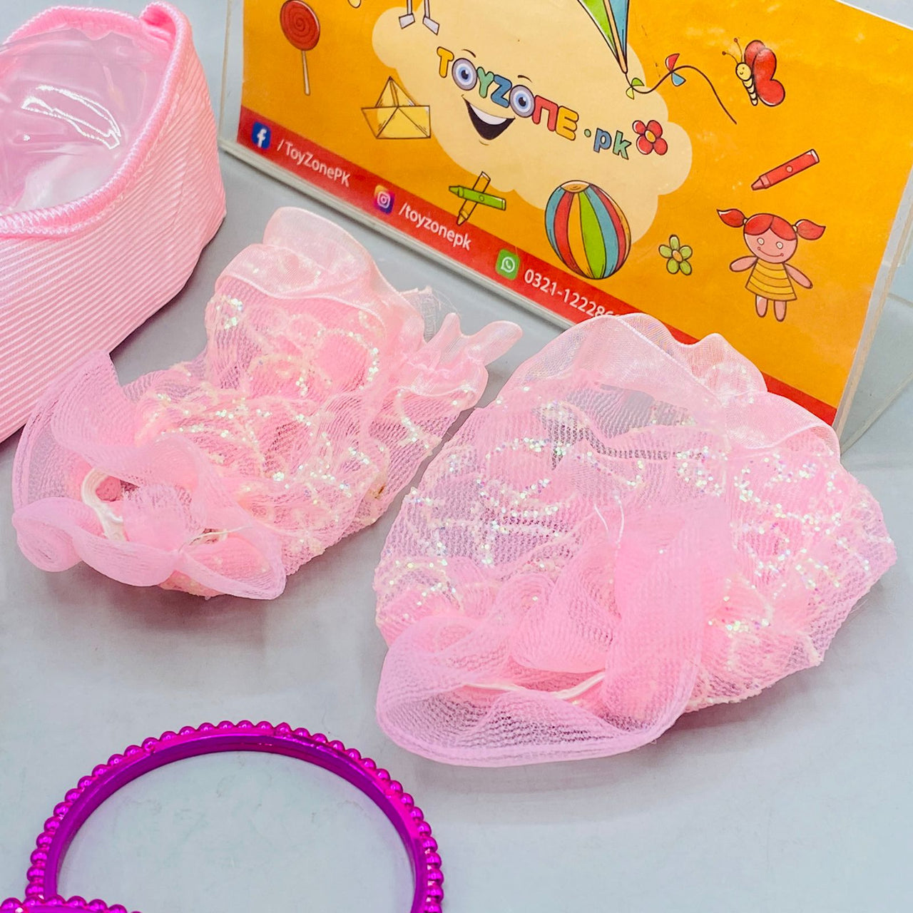 Pretty Girl Necklaces Set With Accessories