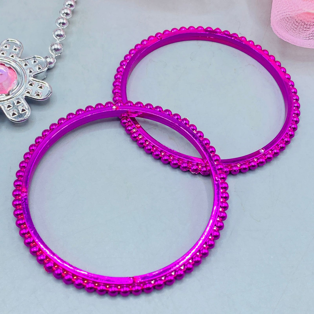 Pretty Girl Necklaces Set With Accessories