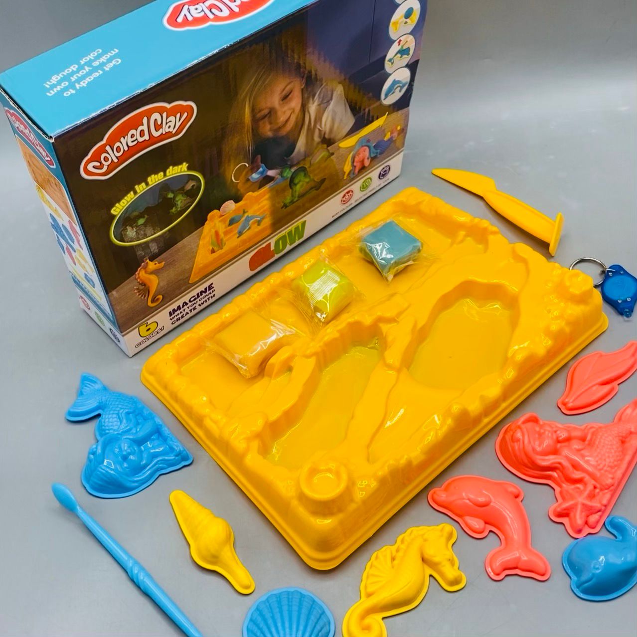 Colored Clay Glow in the Dark with 8 Different Fish Mold