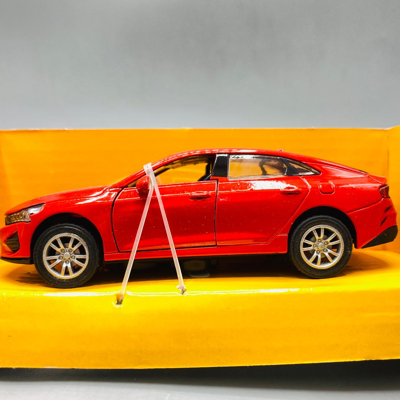 Diecast Kia K5/Optima Model Car 1:32 Scale | Simulated Alloy with Sound & Light | Collector's Toy