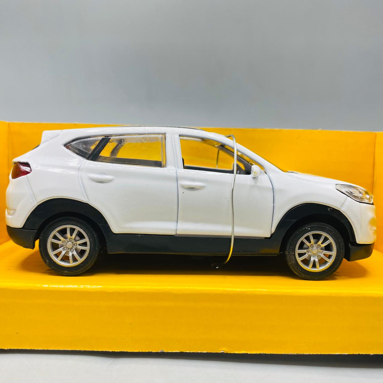 Diecast White Kia Sportage (or Similar SUV) Model Car 1:32 Scale | Simulated Alloy with Lights & Sound