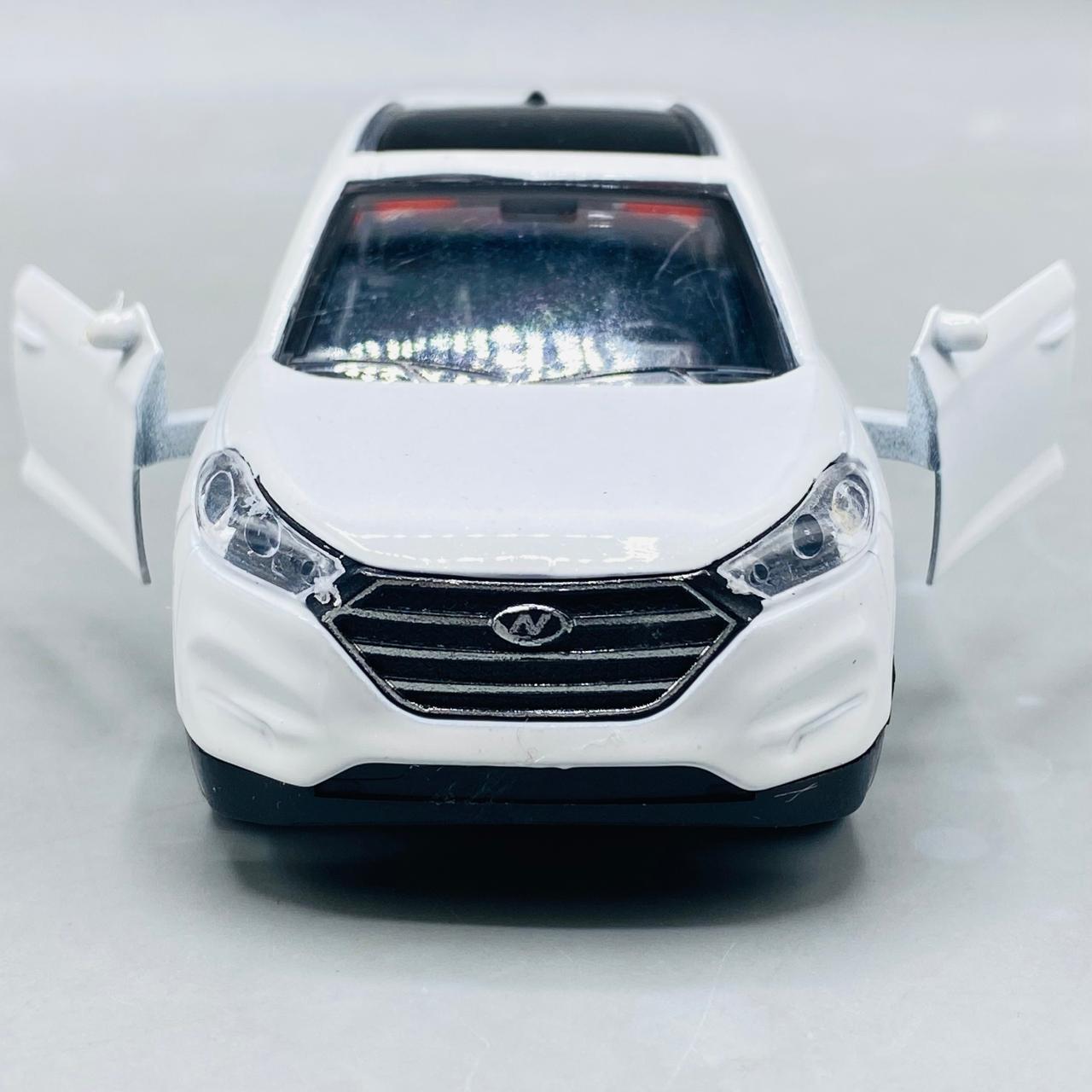 Diecast White Kia Sportage (or Similar SUV) Model Car 1:32 Scale | Simulated Alloy with Lights & Sound