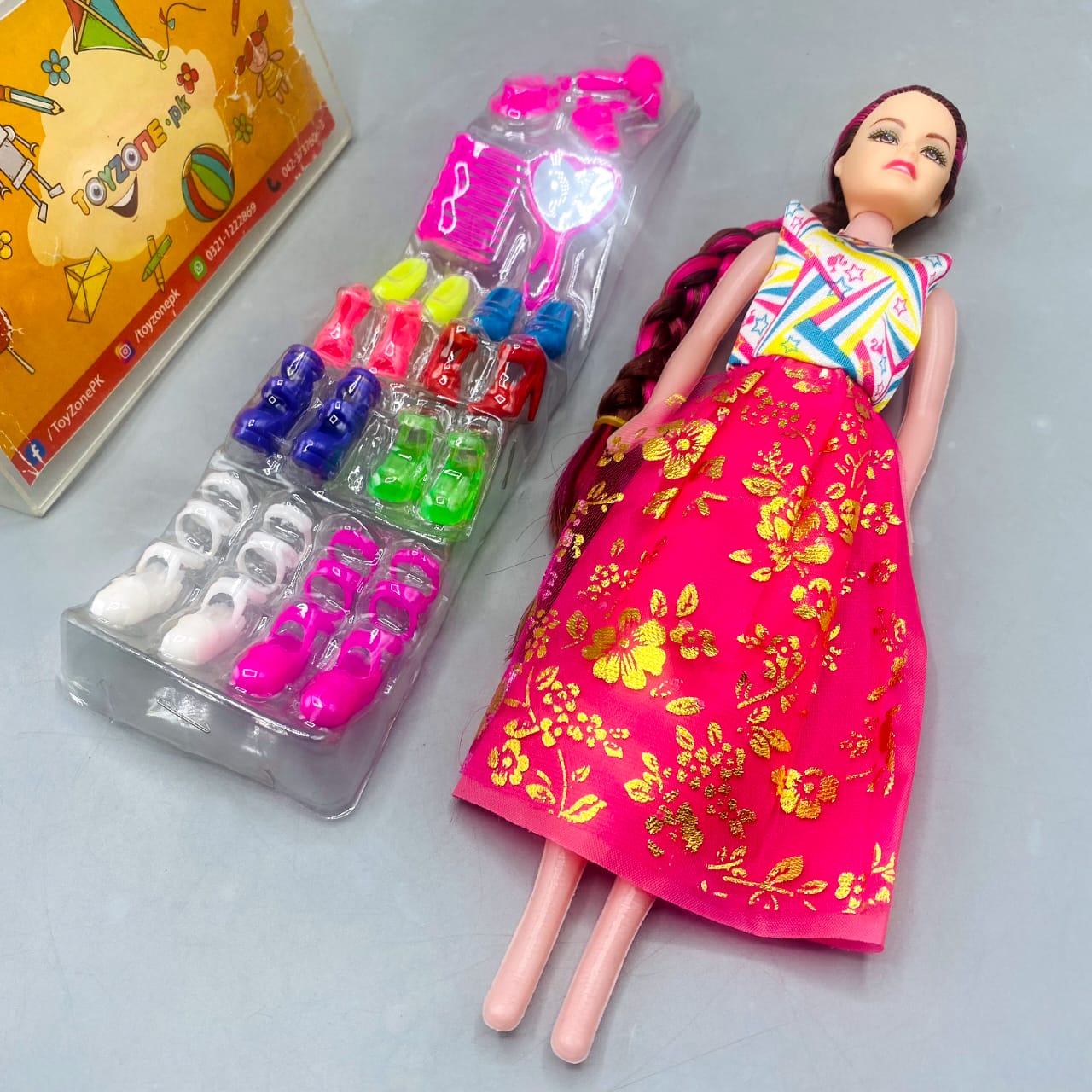 👠 Fashion Doll with 8-Pair Shoe and Styling Accessory Set