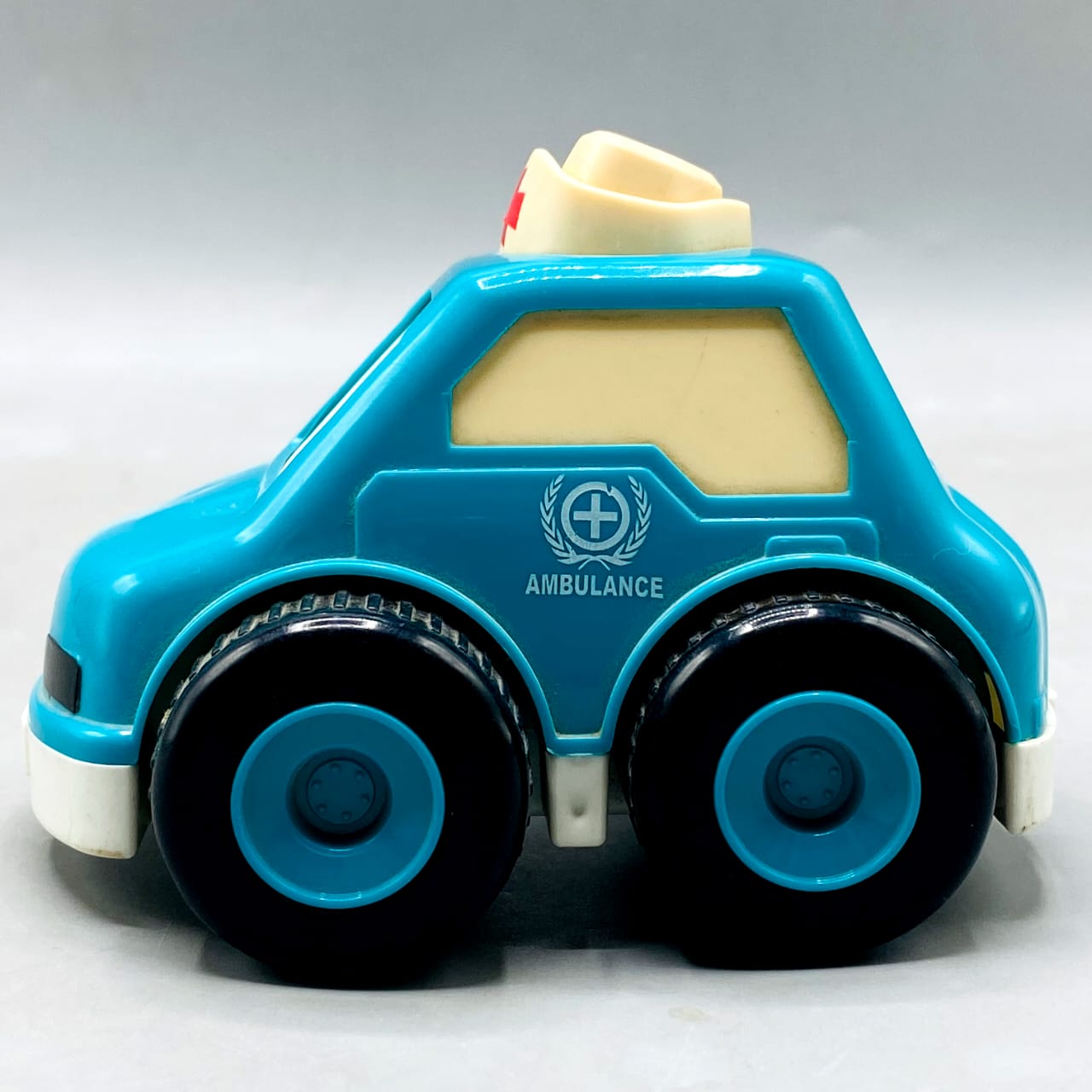 🚑 CAR Talking Ambulance Toy - Blue Friction Powered Vehicle with Character Face