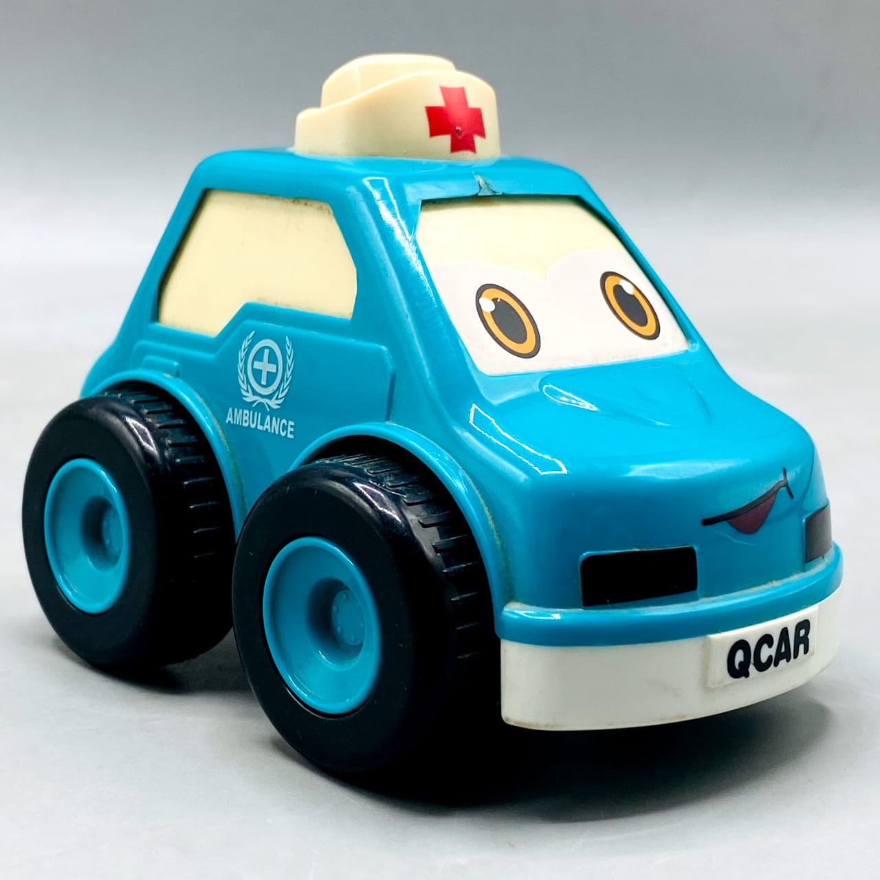 🚑 CAR Talking Ambulance Toy - Blue Friction Powered Vehicle with Character Face