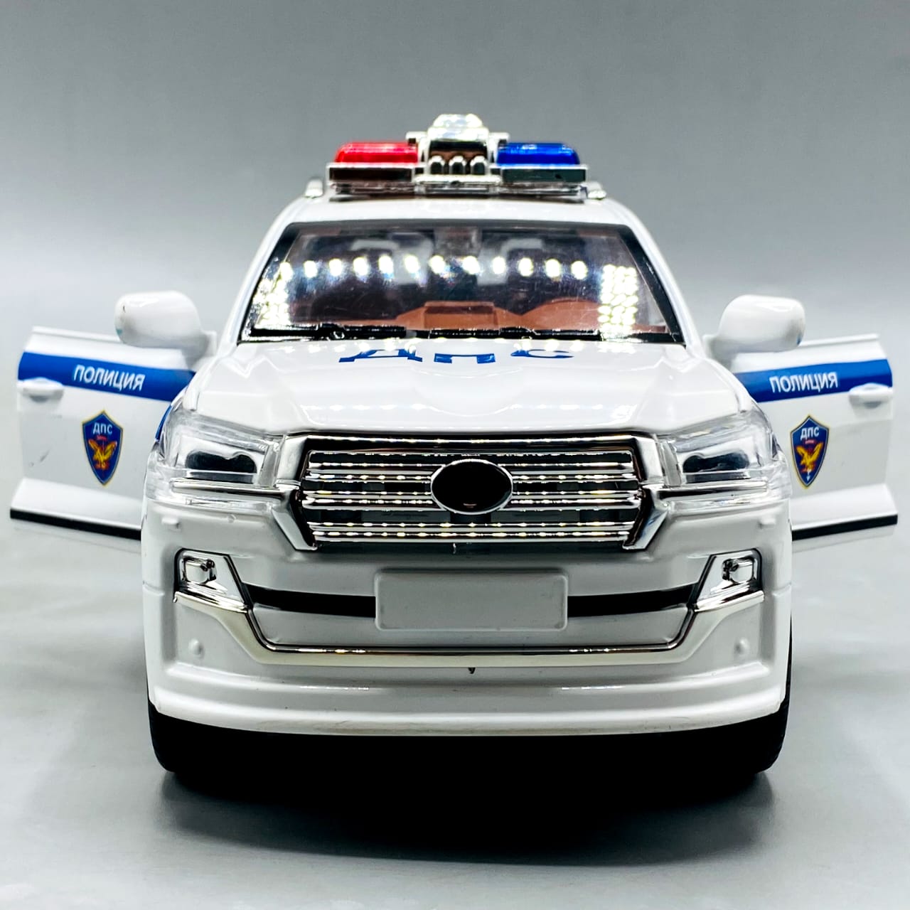 1:24 Diecast Toyota Land Cruiser Police Car With Light and Sound