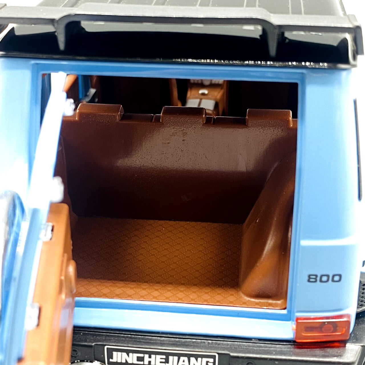 1:24 Diecast Mercedes Benz G800 With Light Sound and Smoke