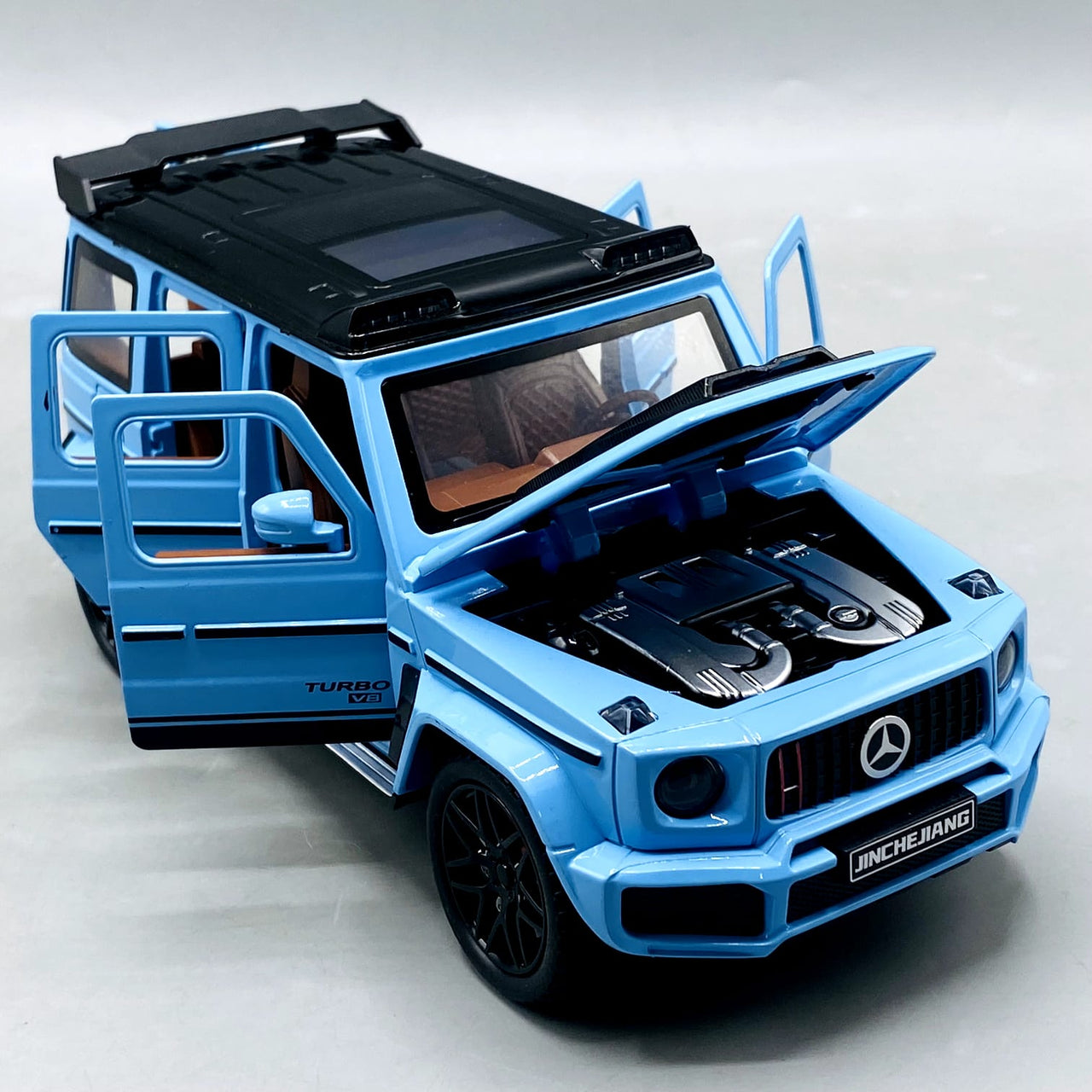 1:24 Diecast Mercedes Benz G800 With Light Sound and Smoke