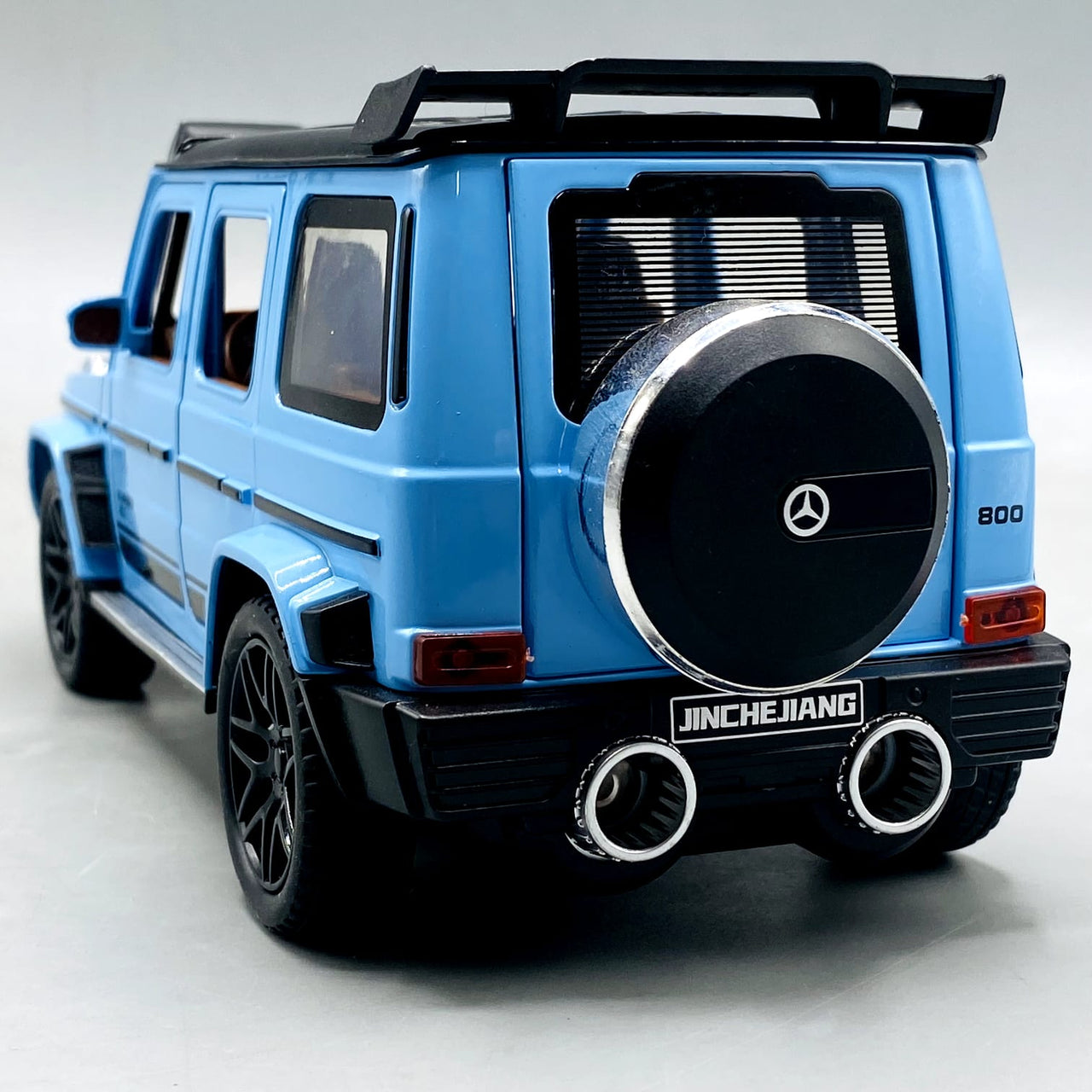 1:24 Diecast Mercedes Benz G800 With Light Sound and Smoke