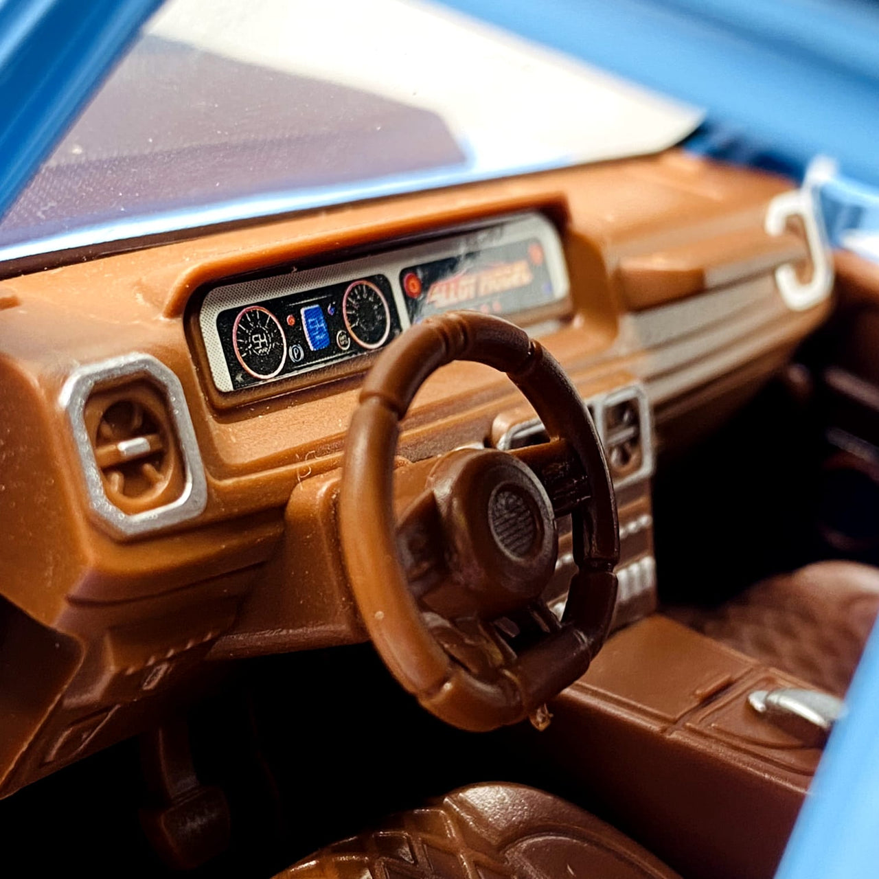 1:24 Diecast Mercedes Benz G800 With Light Sound and Smoke