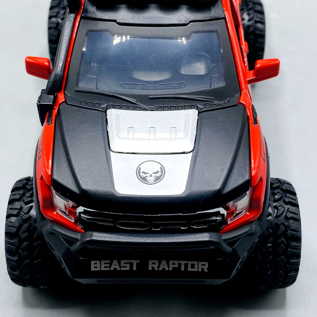 1:24 Diecast Ford Raptor With Light Sound and Smoke