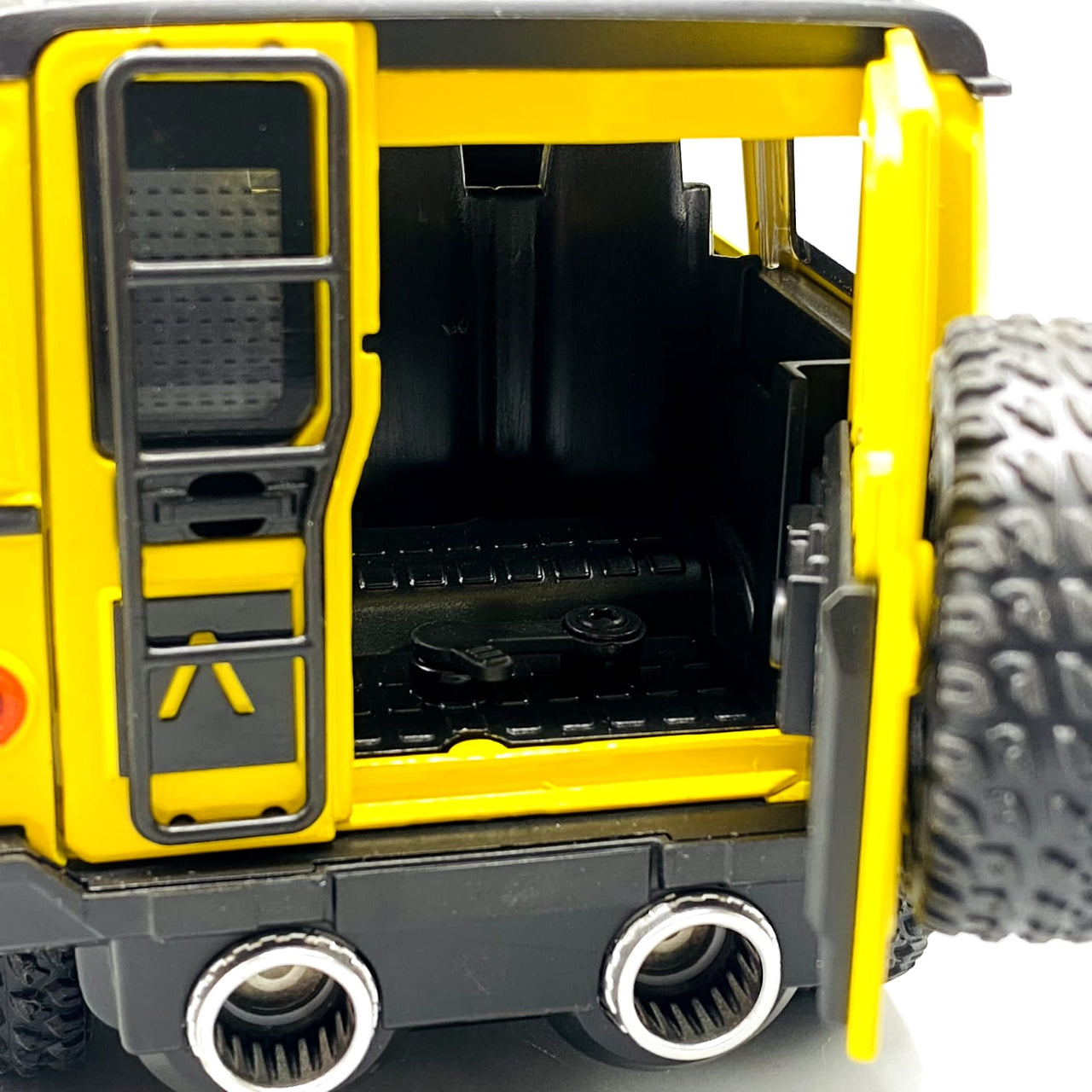 1:24 Diecast Grenadier Jeep With Light Sound and Smoke