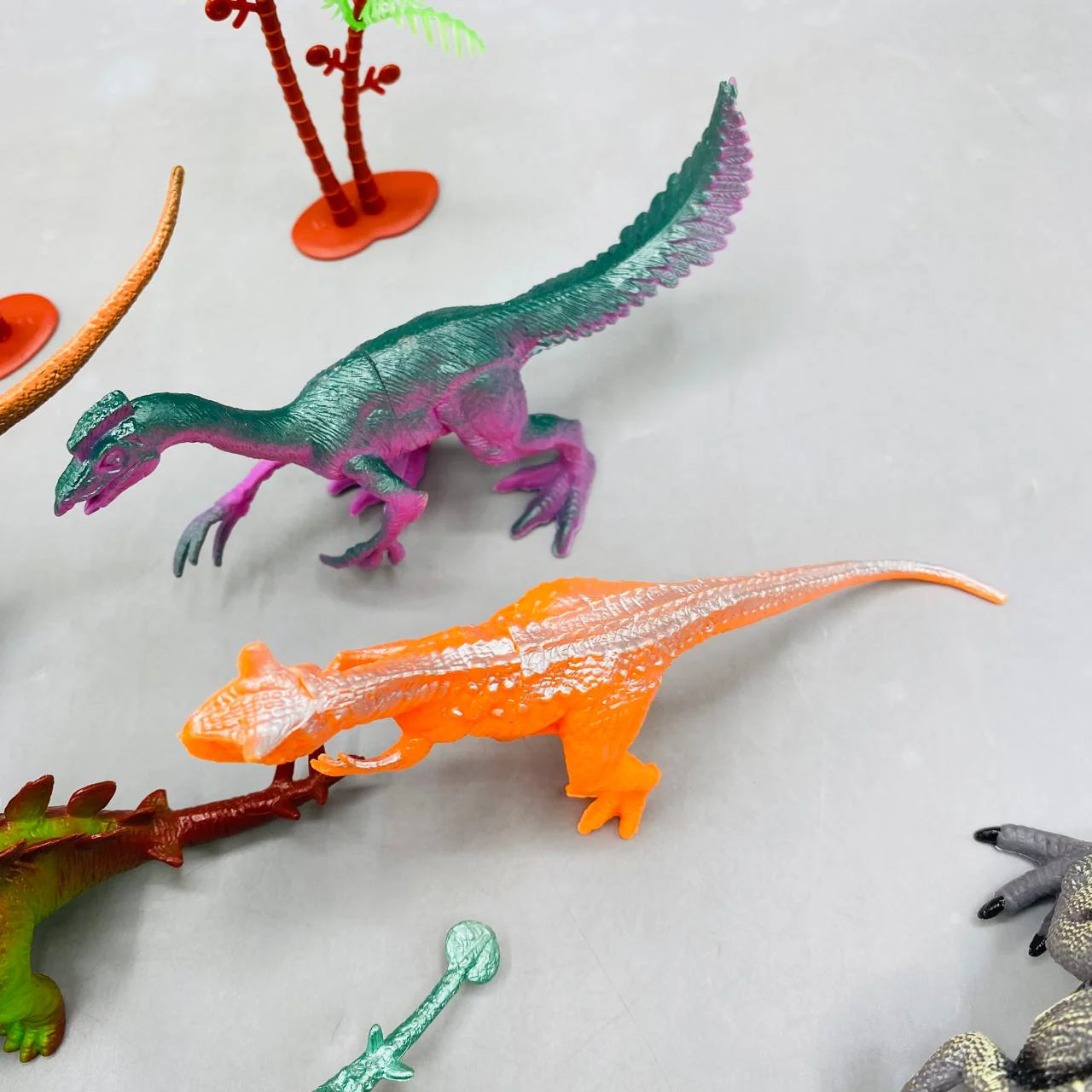 22 Piece Rubber Animal Zoo Box Set