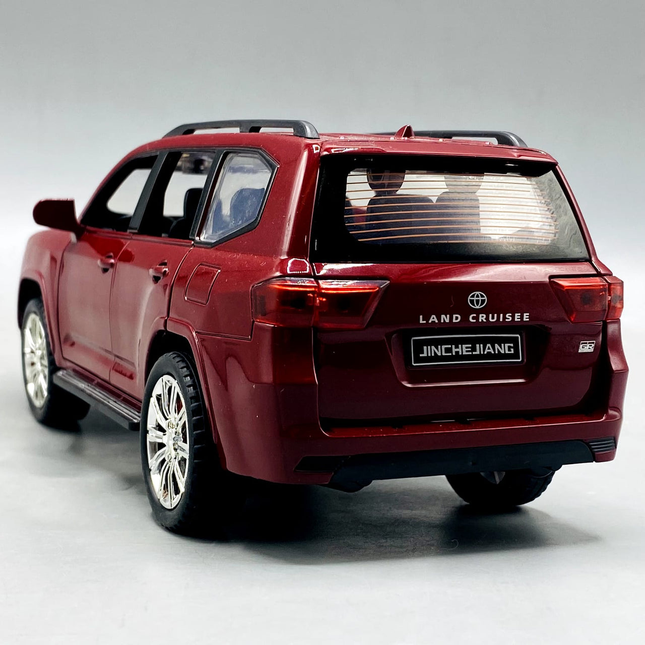 1:24 Diecast Toyota Land Cruiser LC300 With Light and Sound