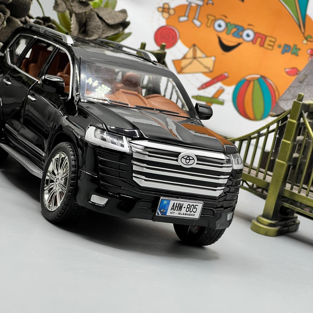 1:24 Diecast Toyota Land Cruiser LC300