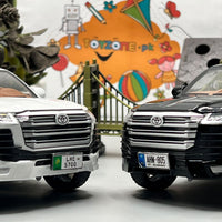 Thumbnail for 1:24 Diecast Toyota Land Cruiser LC300
