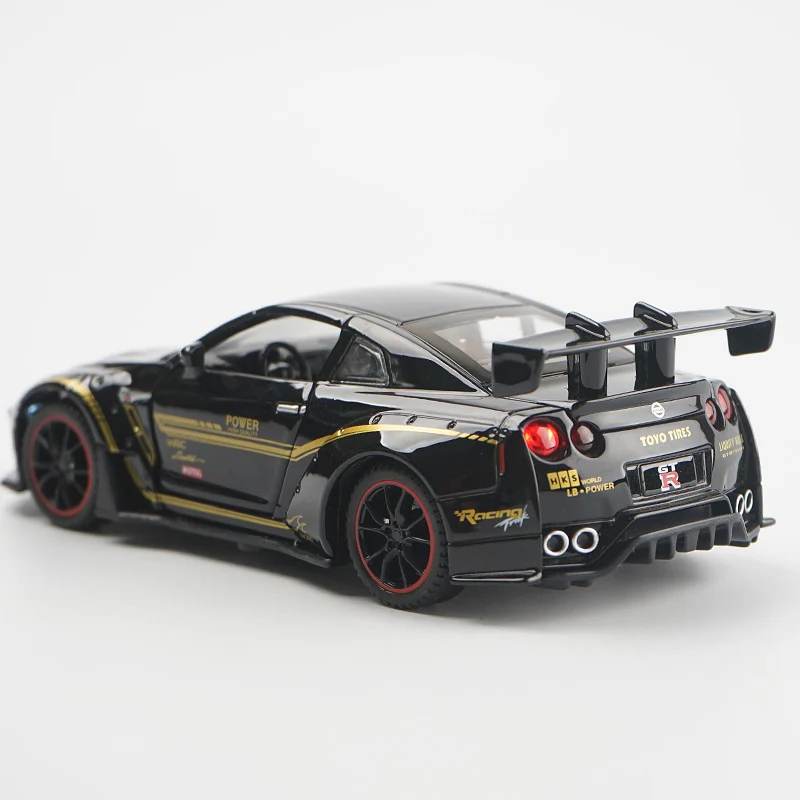1:24 Scale Nissan-GTR-R35 Die-Cast Model