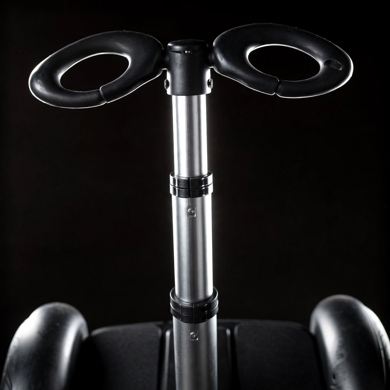 Close-up of the Volt Glide chrome telescopic handlebar