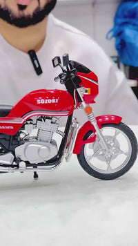 1:8 Suzuki GS125 Diecast Bike with Light and Sound