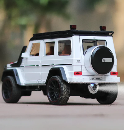 1:24 Remote Control Mercedes Benz G-Class Diecast Car Light And Sound With Smoke Effect