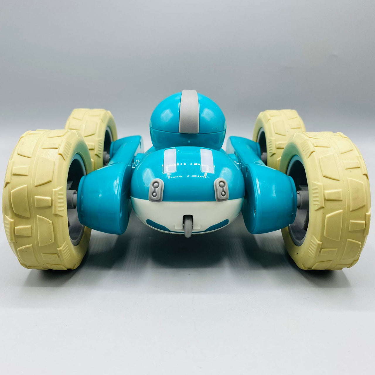 1/24 4WD 2.4GHZ RC Stunt Car