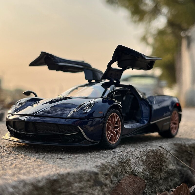 Pagani Huayra Dinastia 2016 Diecast Model Car