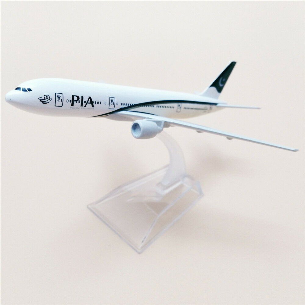 metal airplane pia boeing 747