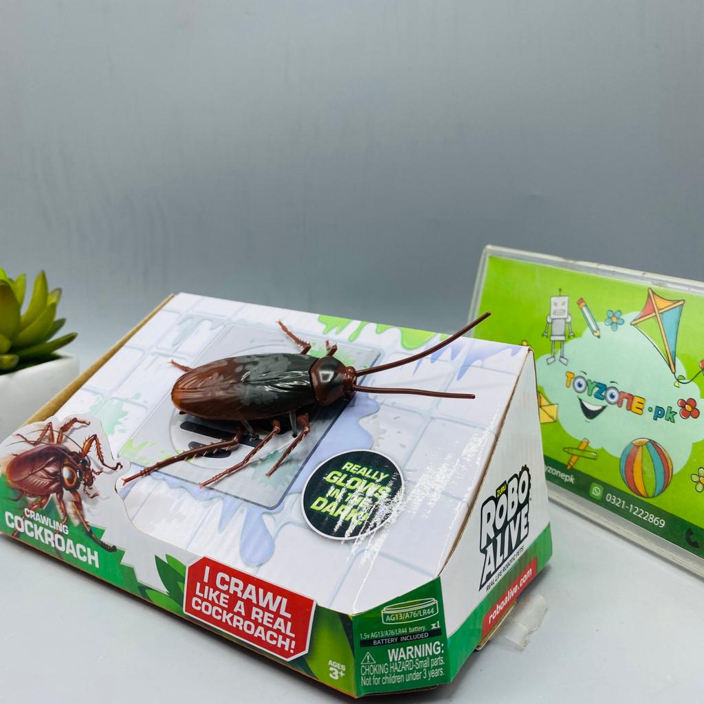 Robo Alive Zuru Glow in the Dark Crawling Cockroach